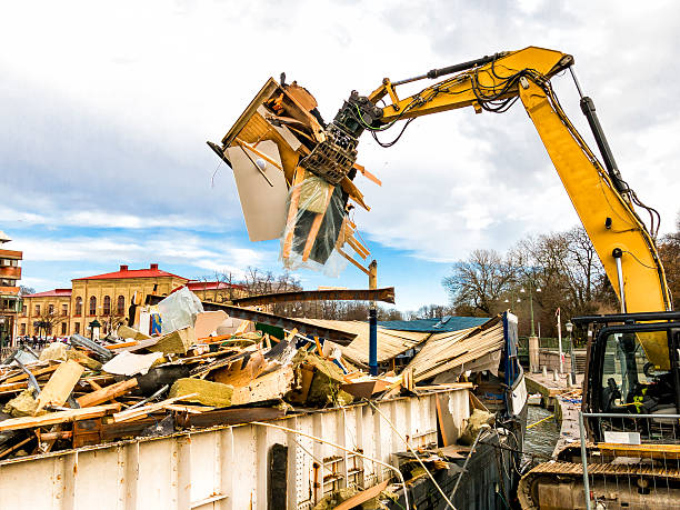 Best Yard Waste Removal  in Lancaster, OH